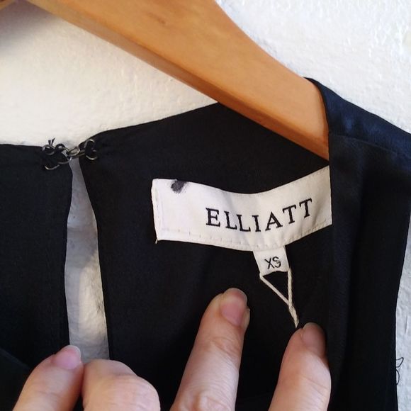 Elliatt Black Sheath Asymmetric Dress XS 2 Midi Party Cocktail High Low Sleevele - Picture 3 of 8